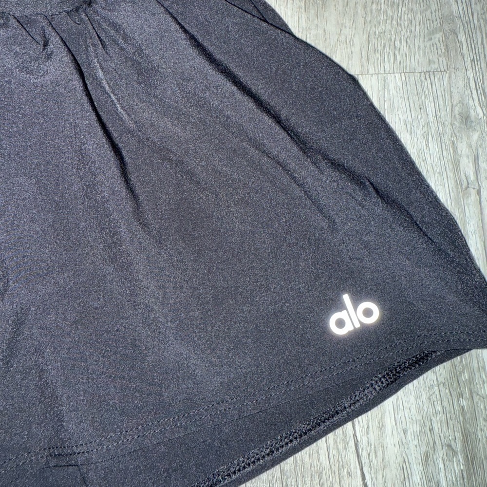 ALO Yoga Black Flowy Athletic Skort - Picture 4 of 5